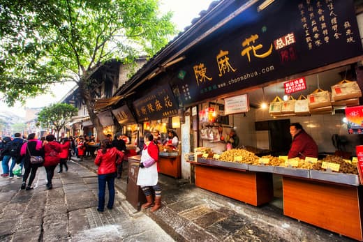 Puestos de comida en el casco viejo de Ciqikou