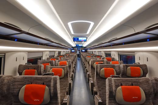 Interior de un vagón de tren de alta velocidad chino